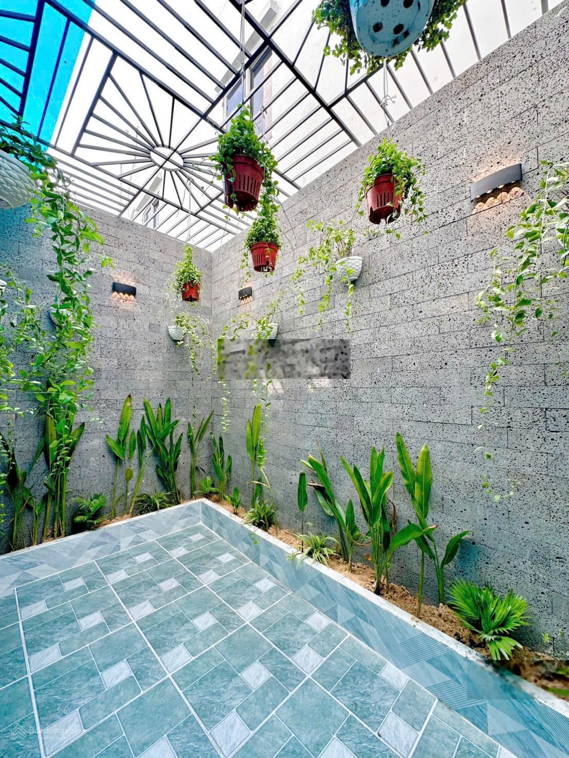 Nhà hẻm thông 7m gần đường Tỉnh Lộ 10, 4x16m, đúc 4,5 tấm, thang máy, nội thất cao cấp