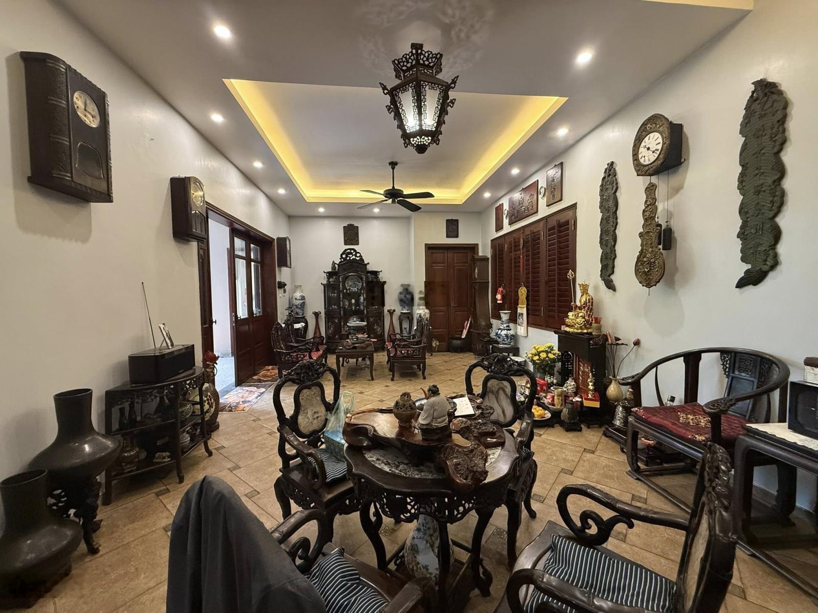 Bán nhà nhật chiêu-tây hồ, 100m2, 5t, mt 7.9m, ô tô tránh, 30m ra phố!