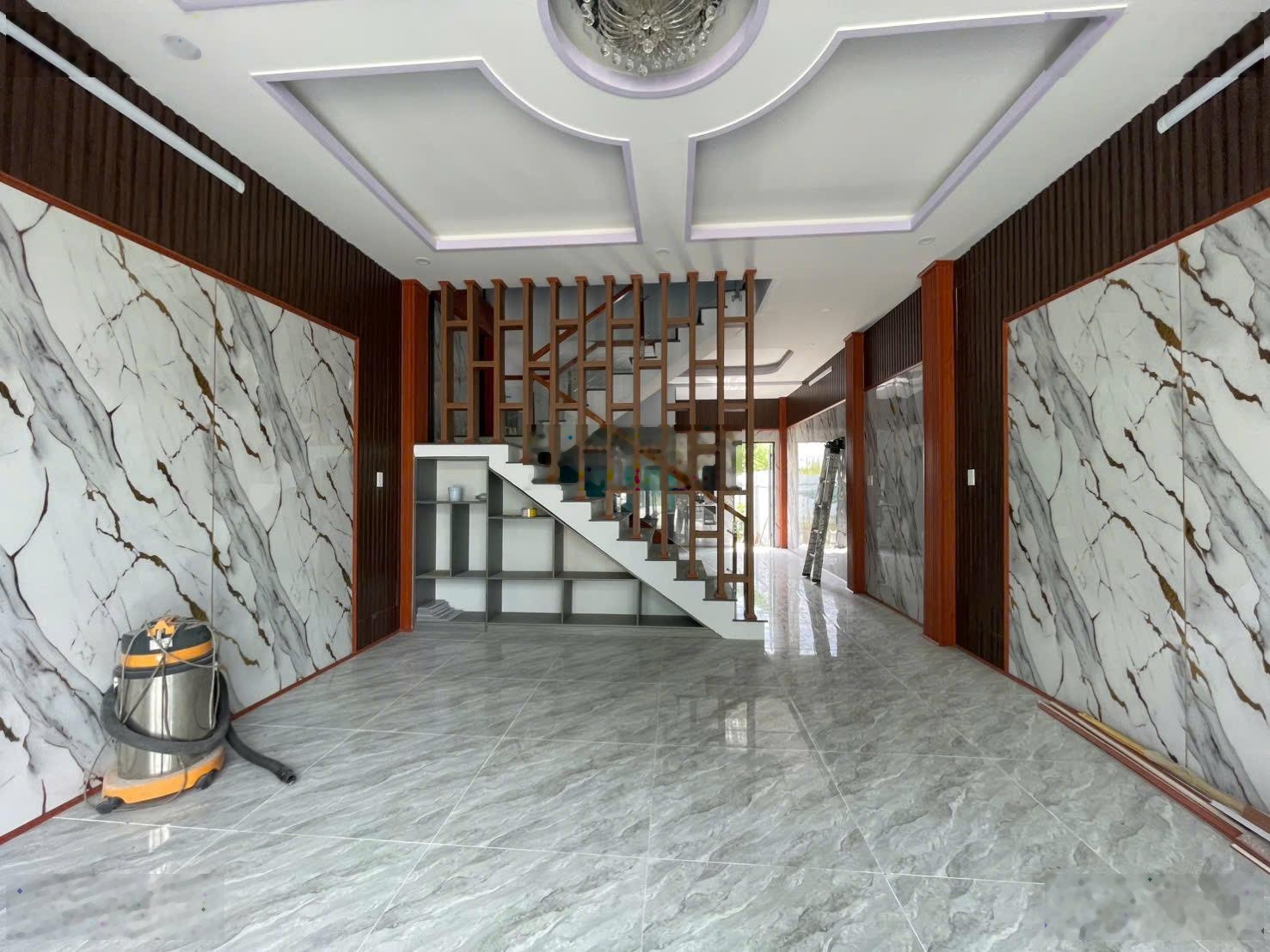 Nhà sổ riêng hoàn công gần cầu Rạch Tra, DT 175m2 ( 5m x 36m) - Sân xe hơi , 3P/ Ngủ