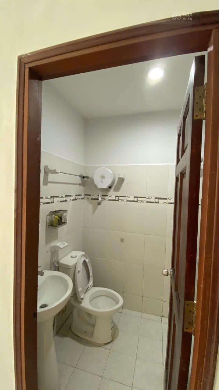 Bán căn hộ giáp Quận 1 - B1 Trường Sa: 55m², 2PN nhà mới đẹp - 3.65 tỷ (sổ hồng chính chủ không MG)