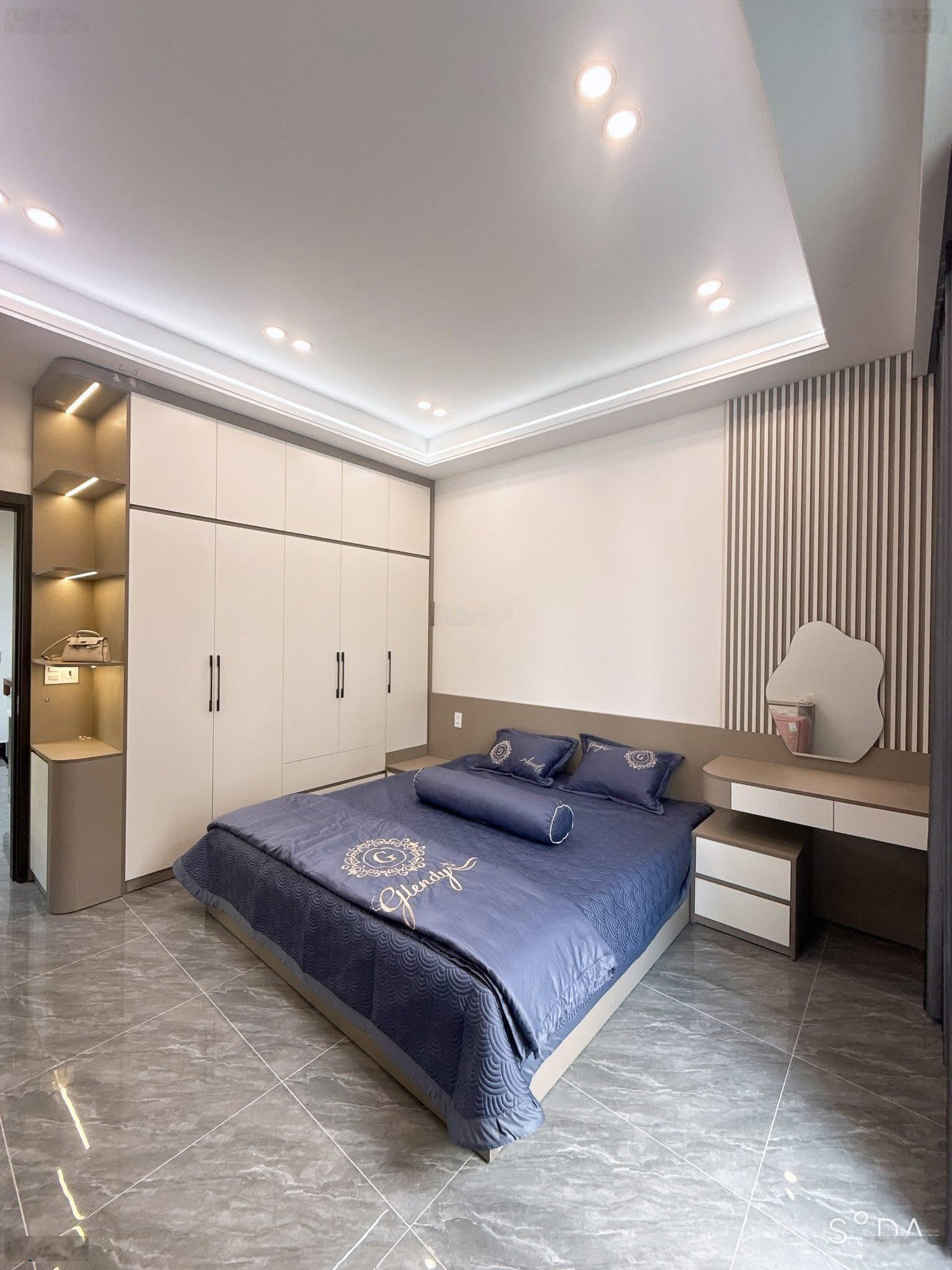 Bán nhà 3 tầng cao xanh full nội thất oto đỗ trong sân 0962698922