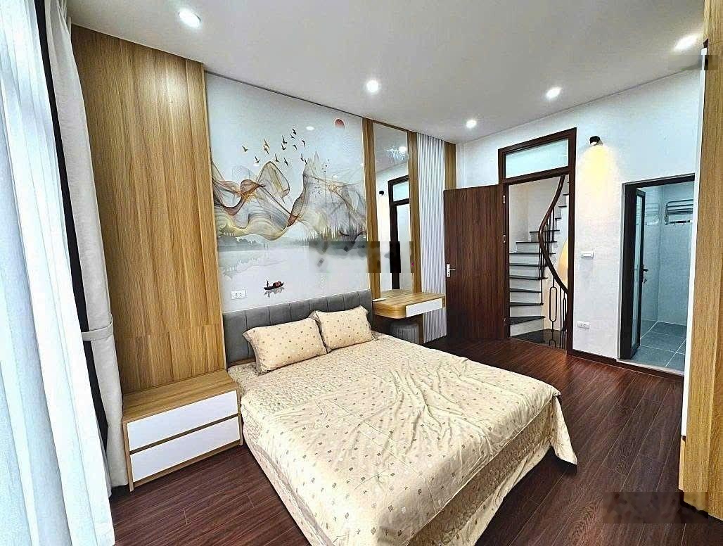 Ba.n Nhà Phố Lạc Long Quân - ngõ thông - rộng thoáng - sát mặt phố - giá mềm