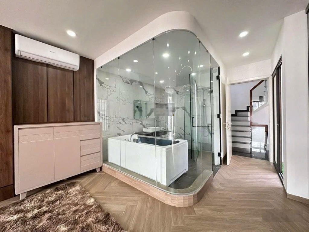Nhà 7 tầng thang máy siêu VIP phố Ngọc Lâm mới tinh ,sát hồ Vị trí hưởng thụ - nhỉnh 18 đồng