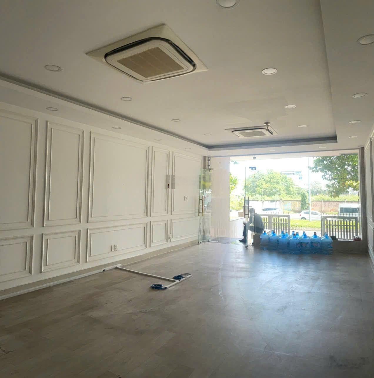 Cho thuê văn phòng tầng trệt giá tốt 15tr tại kđt him lam tân hưng