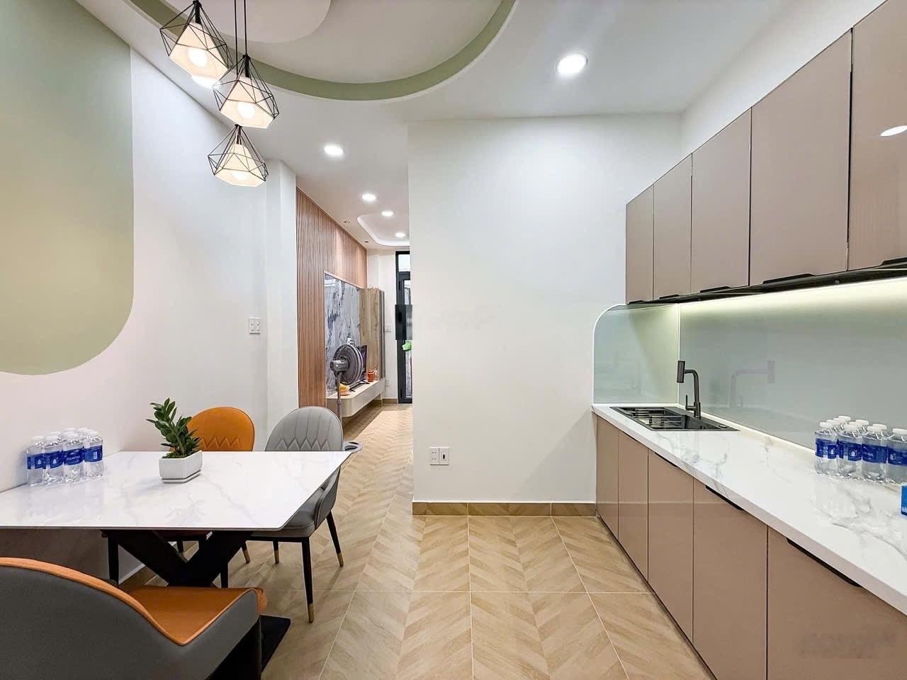 Nhà Phú Nhuận - giáp Quận 3 - nhà đẹp 25m2 - gần mặt tiền - chỉ hơn 4 tỷ