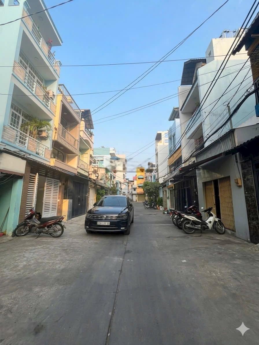 Nhà diện tích khủng 5x20m xây 3 tầng chỉ 6 tỷ. Hẻm xe hơi ngay hẻm 1806 HTP, Nhà Bè sát Q7