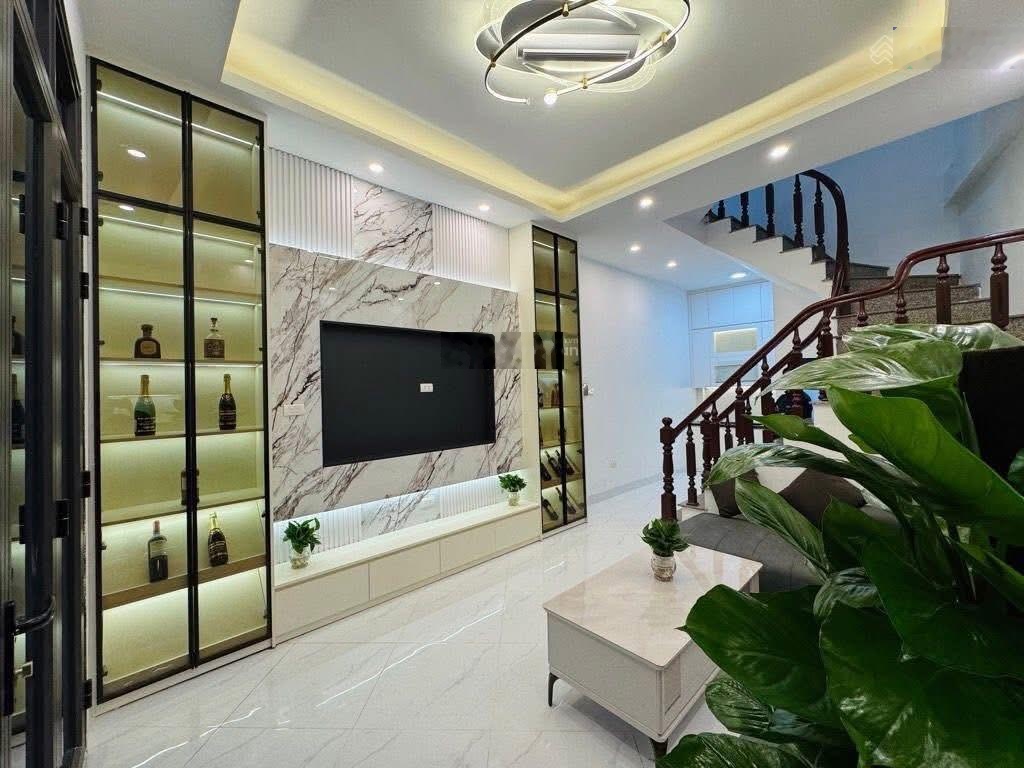 NHÀ MỚI 5x22M - NGUYỄN THỊ THẬP,NGAY CHỢ TÂN MỸ,2 tầng 4PN full NỘI THẤT, Sổ Vuông vức,Nhỉnh 11 TỶ
