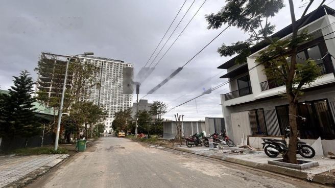 Bán đất biệt thự Trần Sâm, 20,9 tỷ, 180m2, mặt tiền 10m, pháp lý đầy đủ