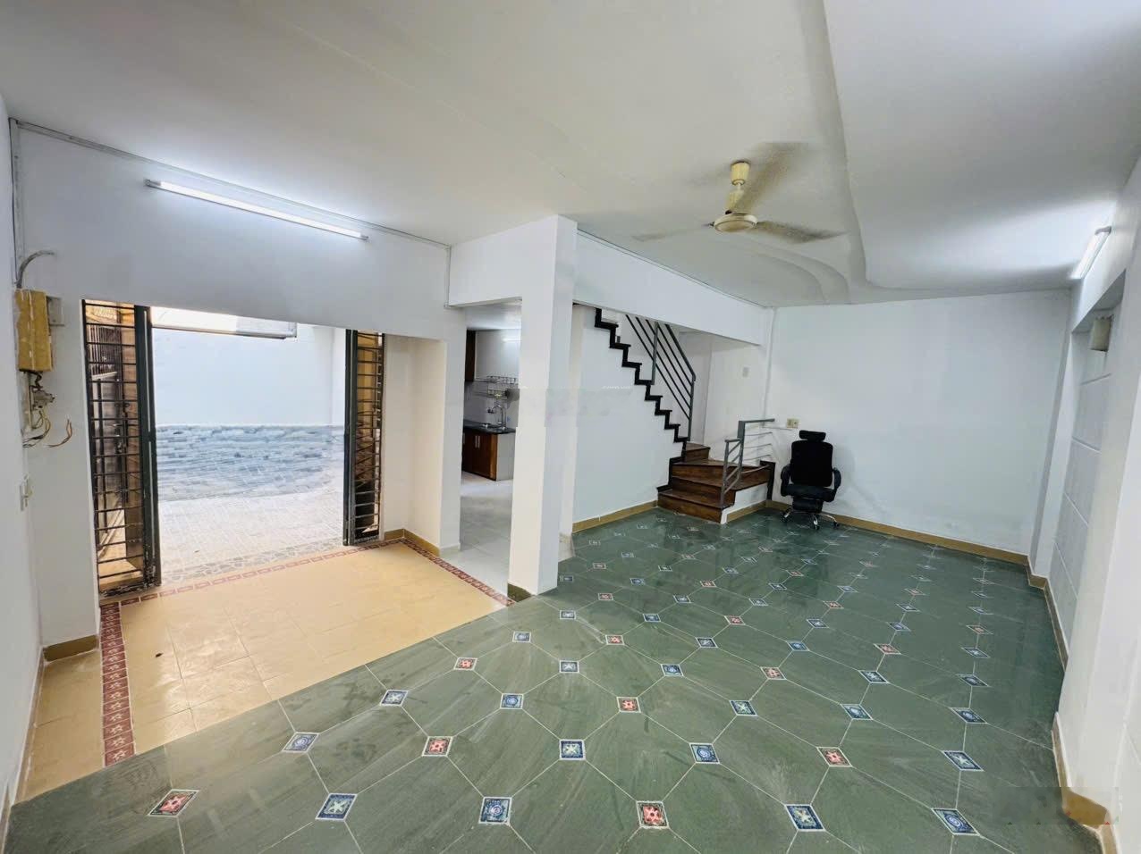 Tân Phú nhỉnh 4 tỷ đồng - công năng tốt - tiền ít thịt nhiều - 56m2 - 2 lầu (3PN) - 4.6 tỷ