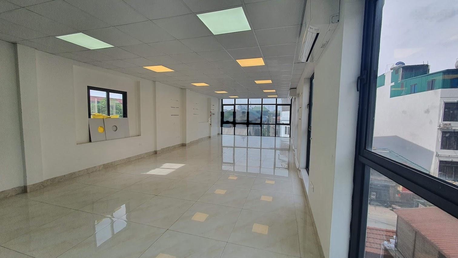 40tr/tháng! vỉa hè! lô góc! mặt phố hoàng hoa thám 100m2, 4 tầng, mt5.8m. thông sàn, thang máy
