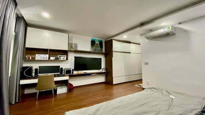 Nhà Mới Lạc Long Quân, Ngõ Ô Tô Thông, Đối Diện Công Viên, Gần Trường, TTTM Lotte
