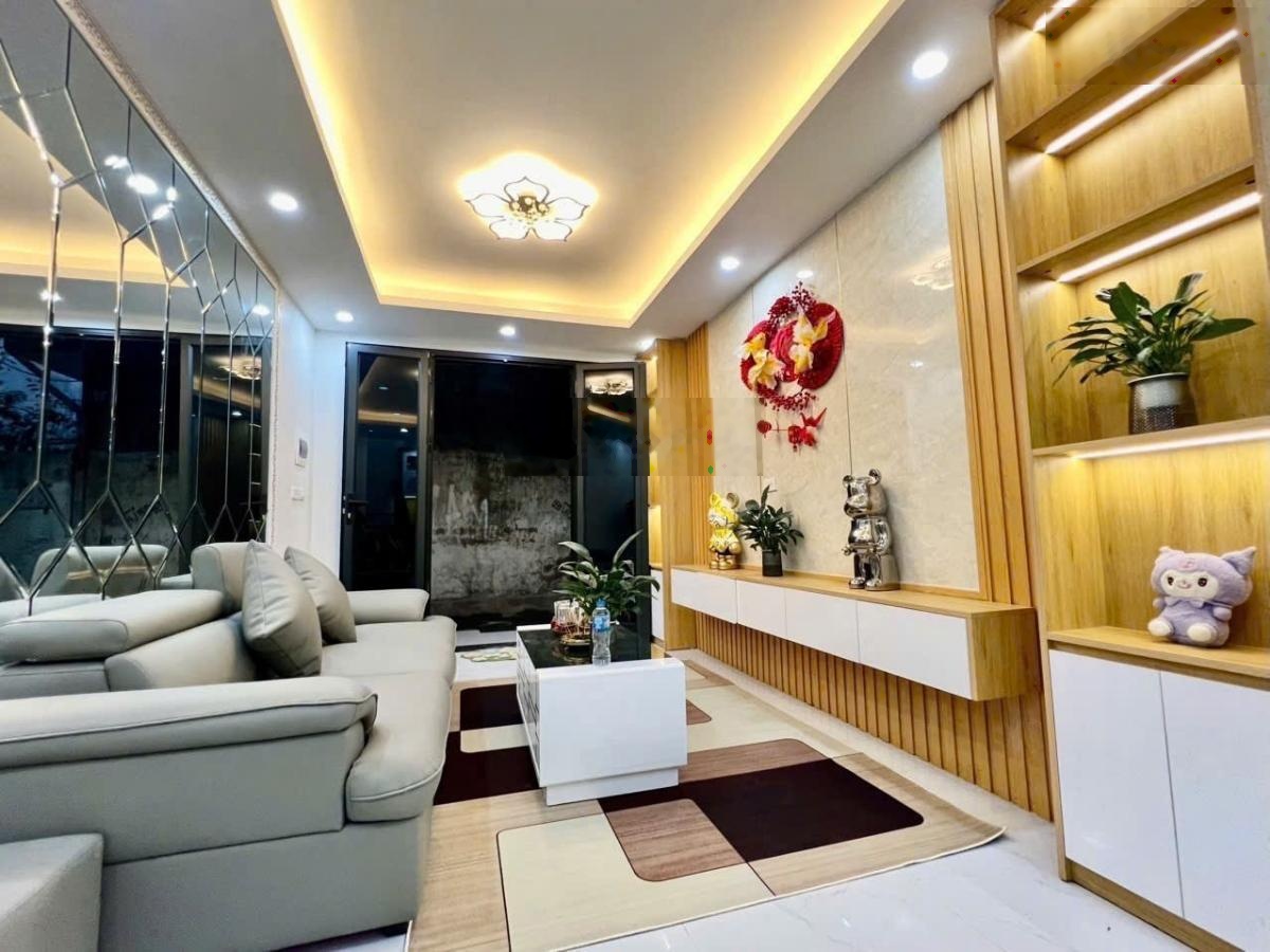 Nhanh thì còn! Nhà Trung Phụng, mớ koong, full nội thất, ngõ nông 3 bước chân ra phố, ô tô 45m2*5T
