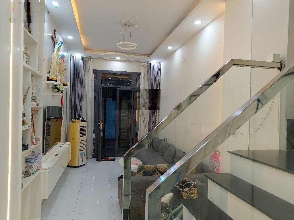 Nhà nở hậu 6m phạm thế hiển q8,gần parcmall cao lỗ,tặng lại nội thất chỉ 6xx