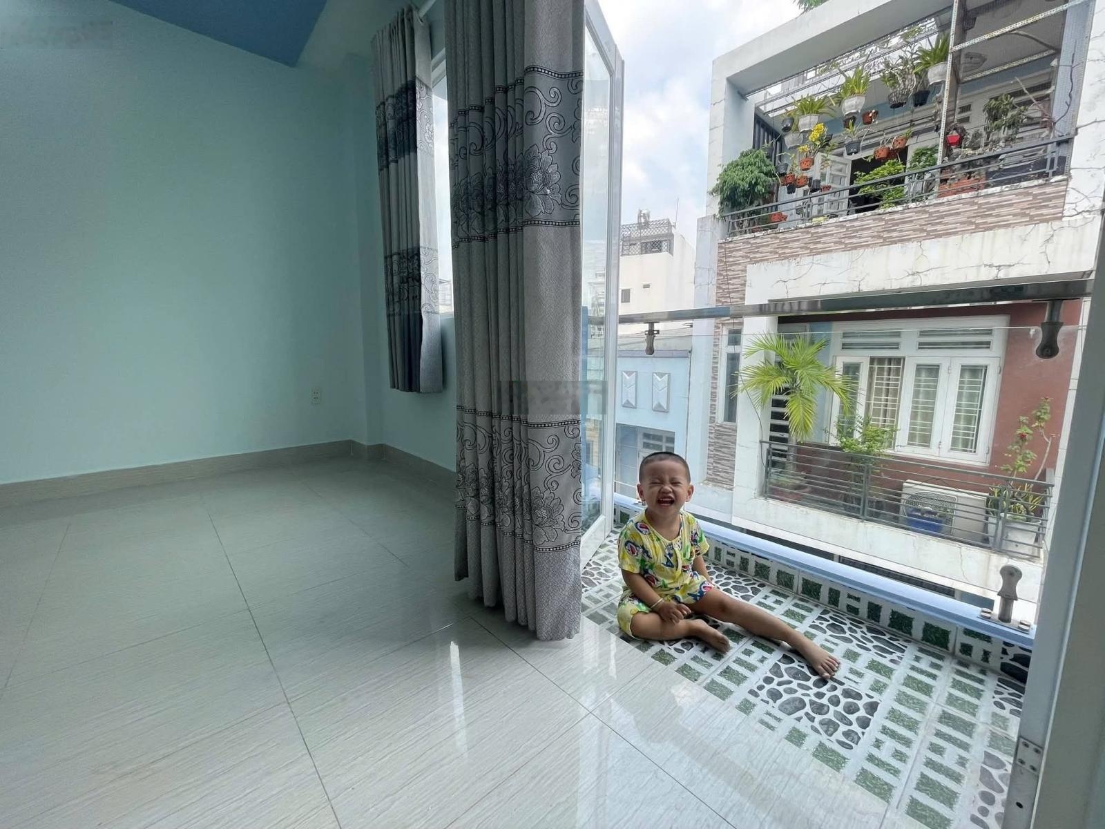 Bán nhà Đường số Lâm Văn Bền ngang 4.4m nở hậu 48m2 cn đủ 3 tầng 4 phòng chỉ 5.5 tỷ thương lượng
