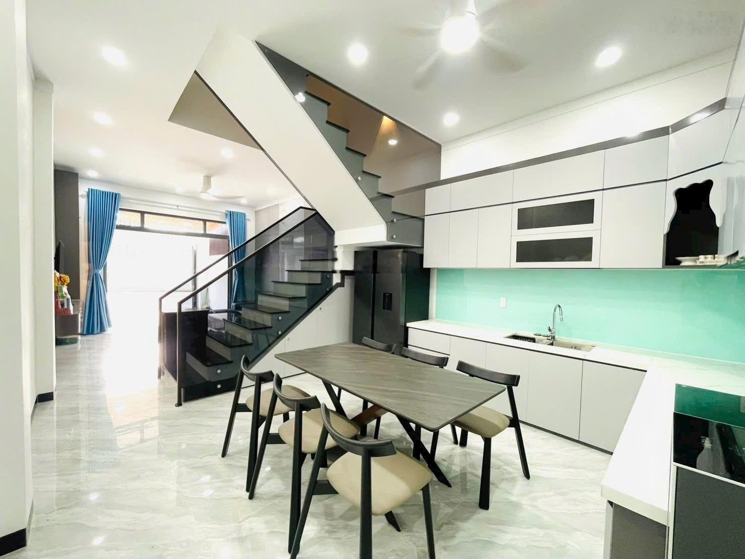 Hót Nhà Mặt tiền Kinh Doanh DX43 Phú Mỹ giáp Hiệp Thành. 3 tầng full nội thất đầy đủ.