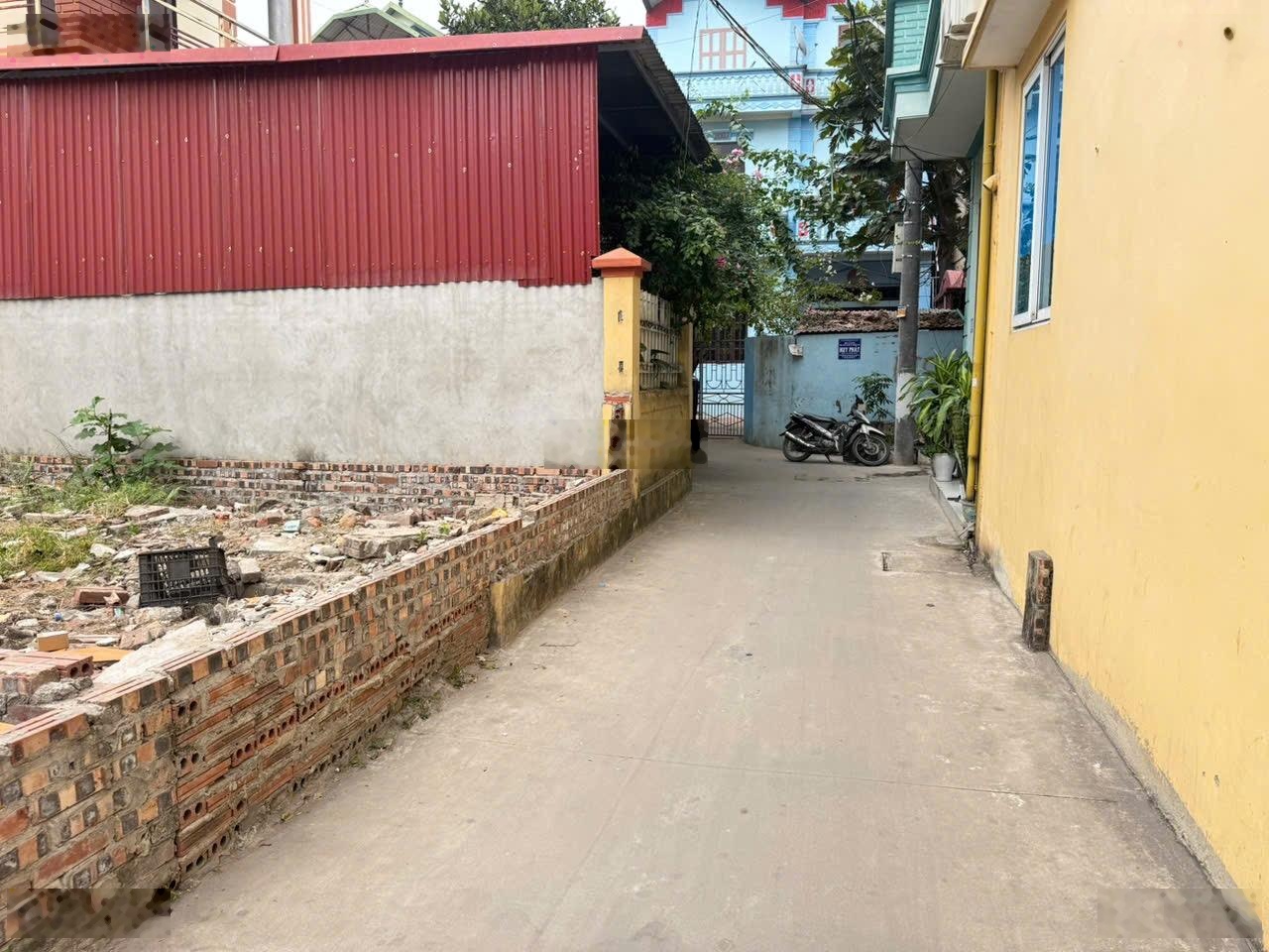 Cực hiếm, 76m đất thôn Chi Đông 2, xã Quang Minh. Oto đỗ. 2 mặt thoáng trước - sau