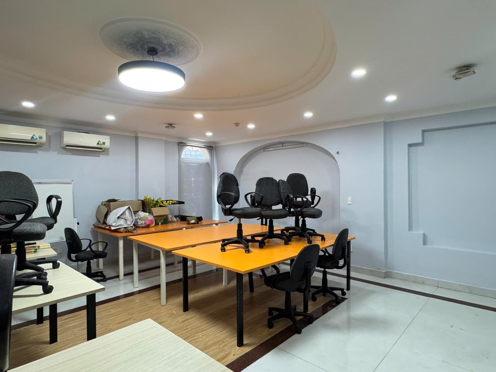 Cho thuê sàn văn phòng 160m2 mặt tiền Tạ Hiện- chỉ 30tr/tháng- sẵn trống vào được liền