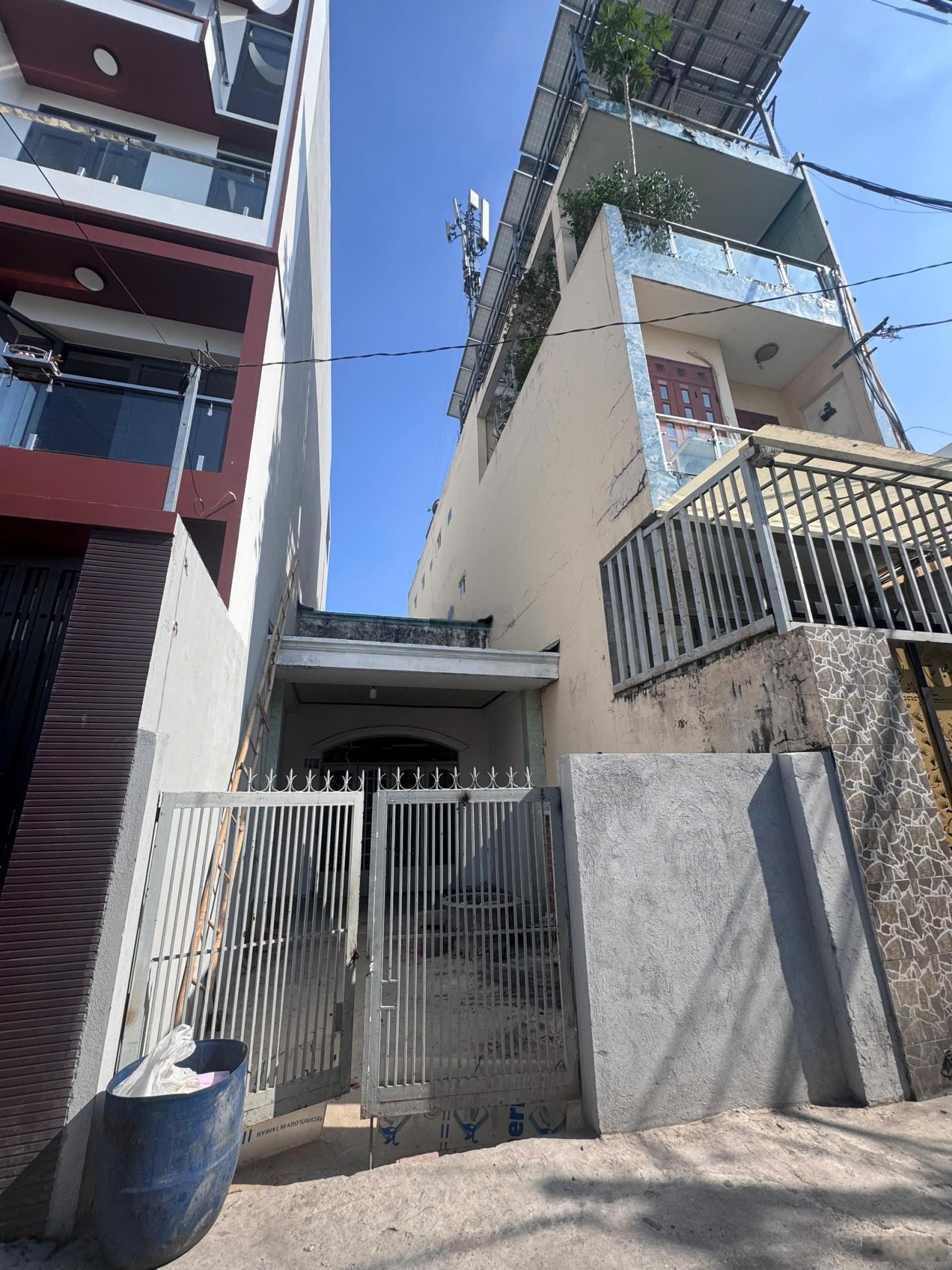 Nhà cấp 4 giá tốt hẻm Bình Long, P. Tân Sơn Nhì, Tân Phú, DT: 4x23m, giá: 6.5 tỷ TL ít