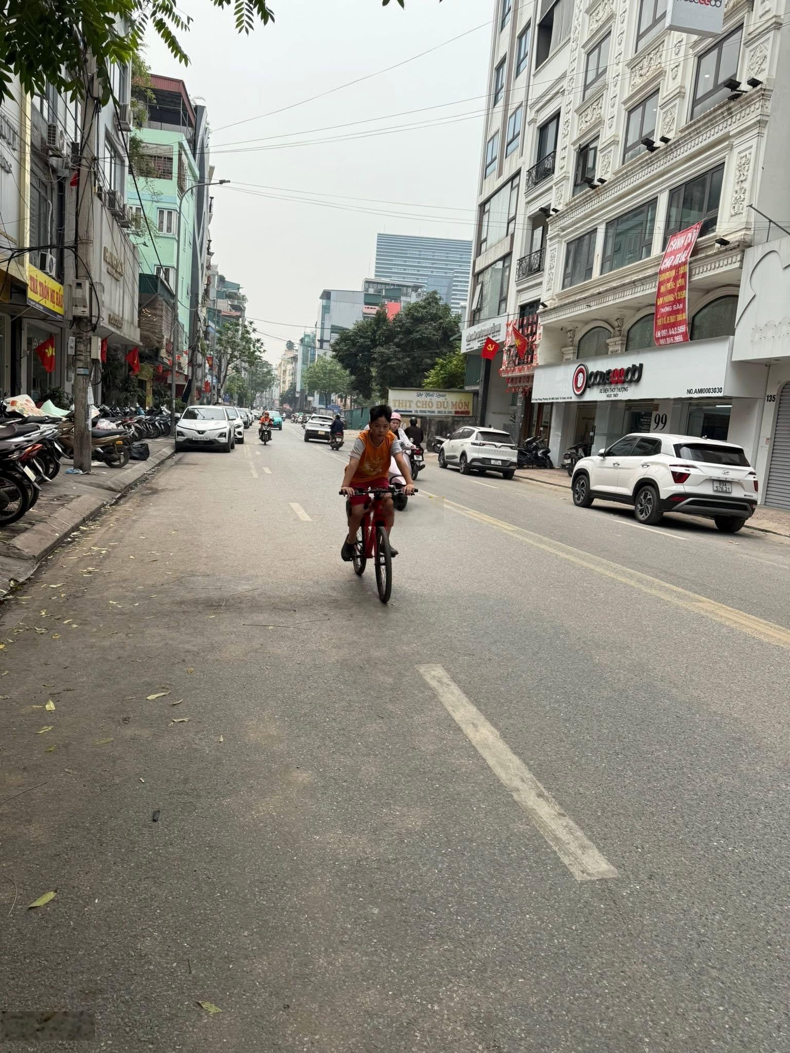 Siêu phẩm mặt phố trung phụng xã đàn lõi đống đa giá: 37.5 tỷ | dt: 45m | 6 tần