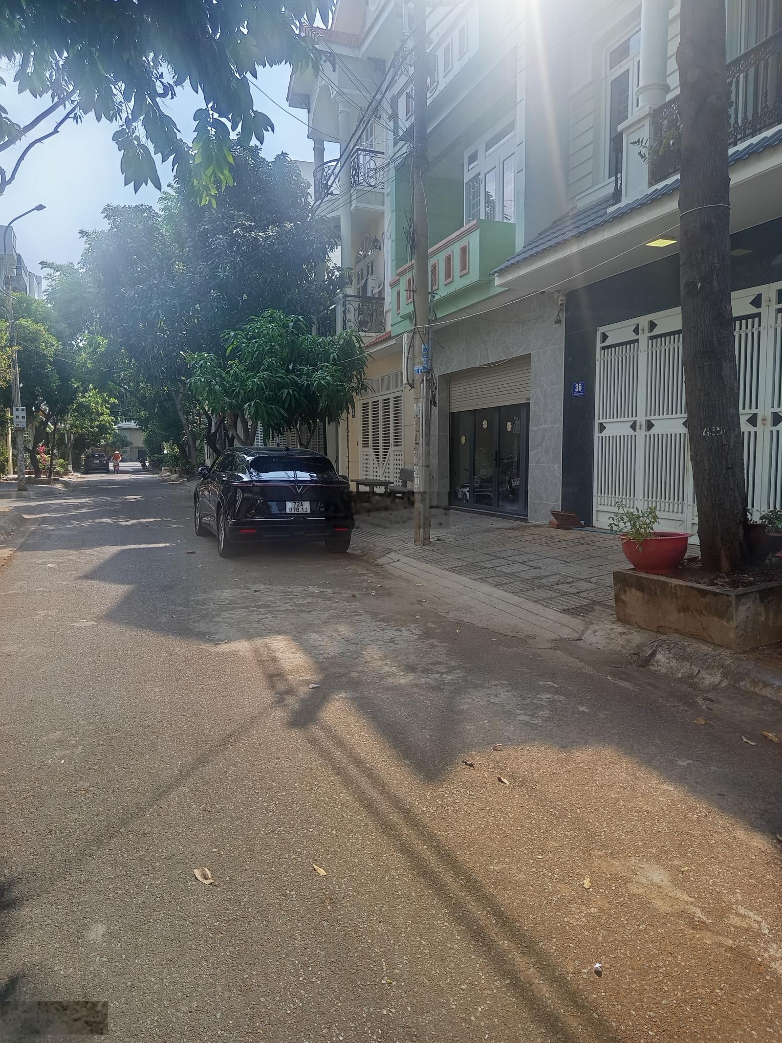 (Duy nhất Đông Nam) mặt tiền KDT Chí Linh hướng Đông Nam chỉ 7,6 tỷ, giá đầu tư, xem ngay