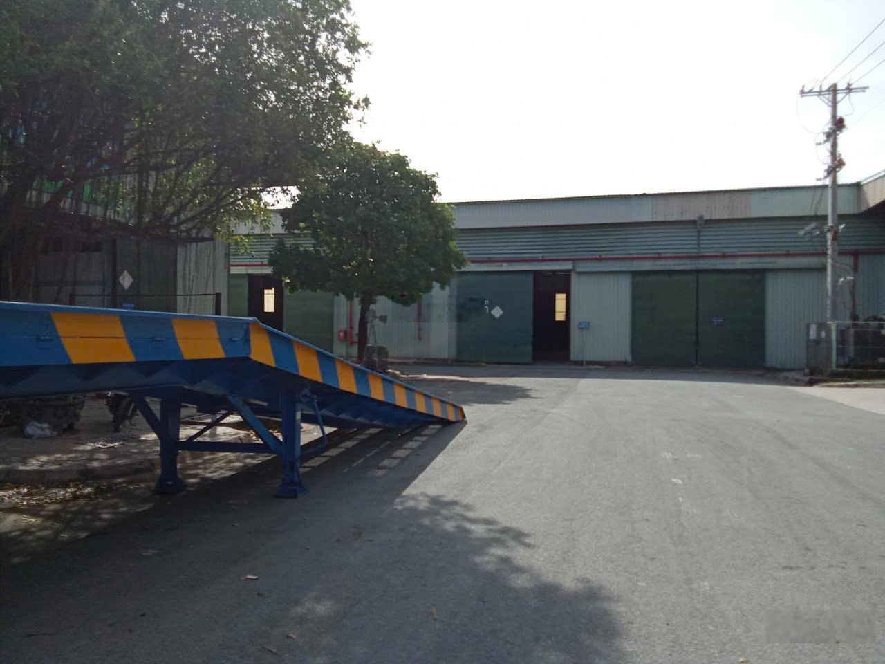 Cho thuê kho, nhà xưởng 2600m2 giá 70 nghìn / m2 tại Nguyễn Văn Tuôi, Thị trấn Bến Lức, Long An