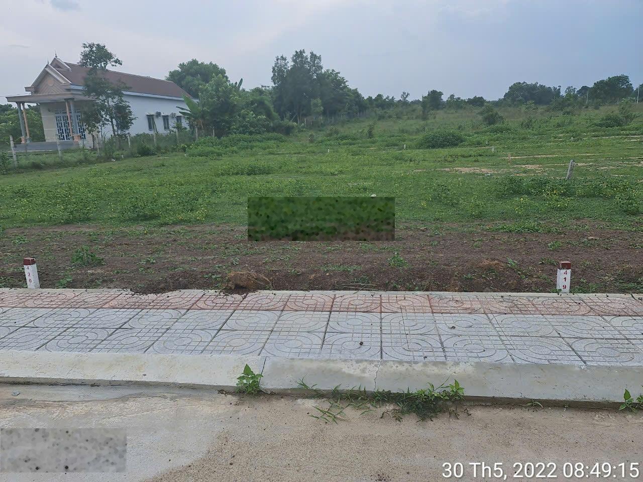 Kẹt tiền bán gấp lô đất 150m2, sổ sẵn, giá 2,72 tỷ