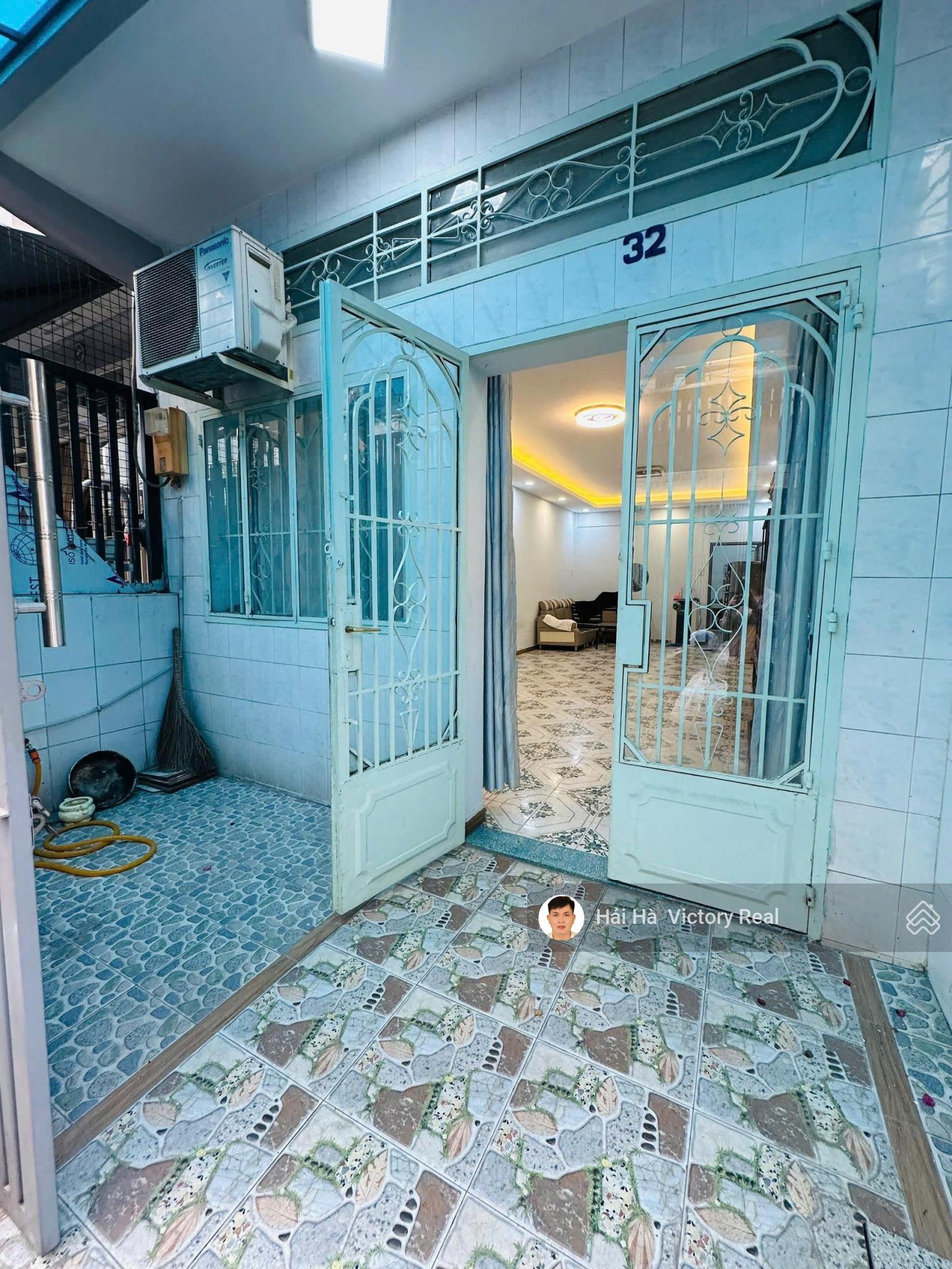 Cần cho thuê nhà nguyên căn ở đường Trường Chinh - Nguyễn Hồng Đào _ DT: 4x16m nhà 2 tầng +sân phơi