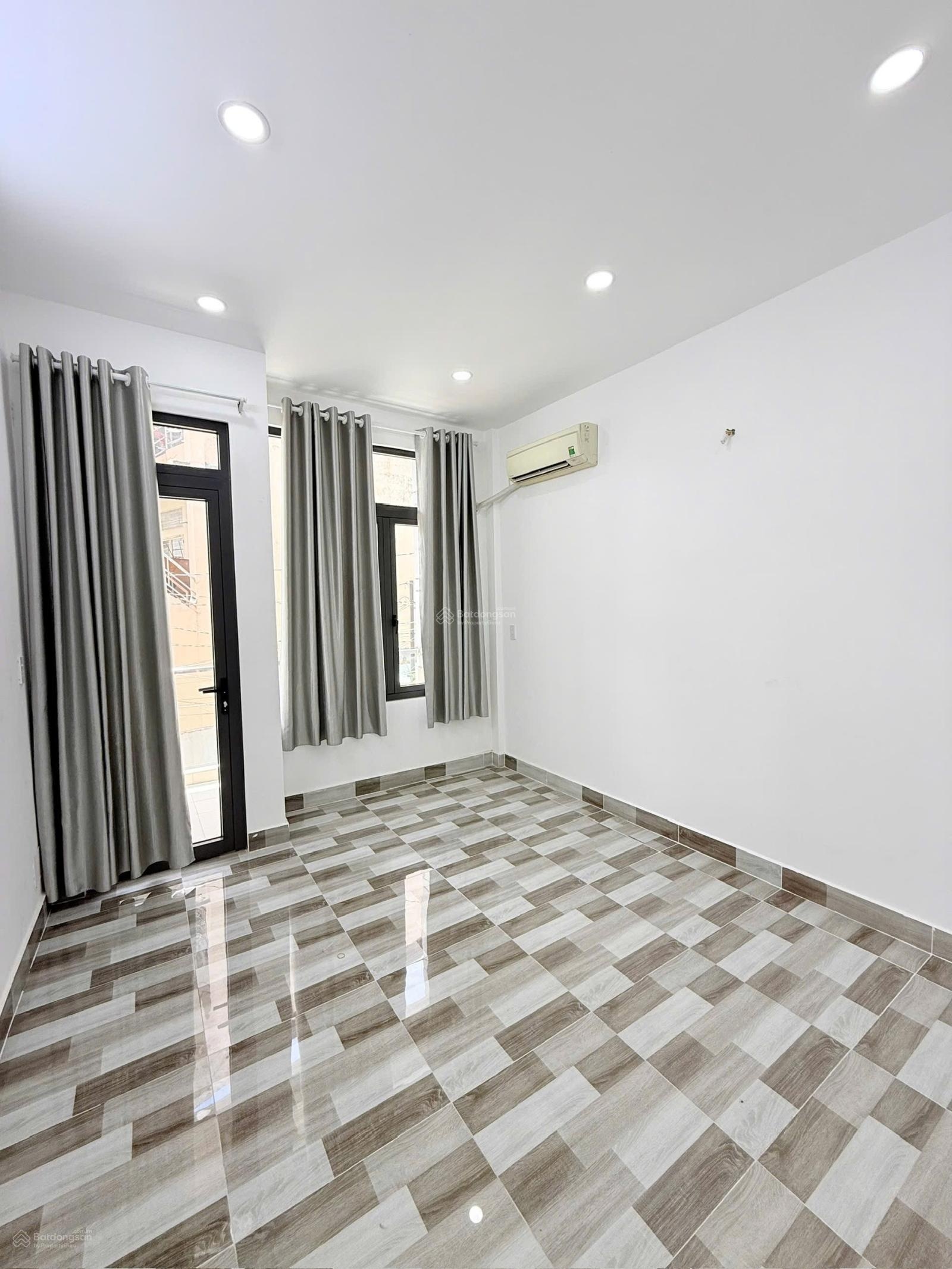 HXH Trường Chinh 3.4m x 13m nở hậu 3 tầng 5PN cách 30m ra mặt tiền rất hiếm