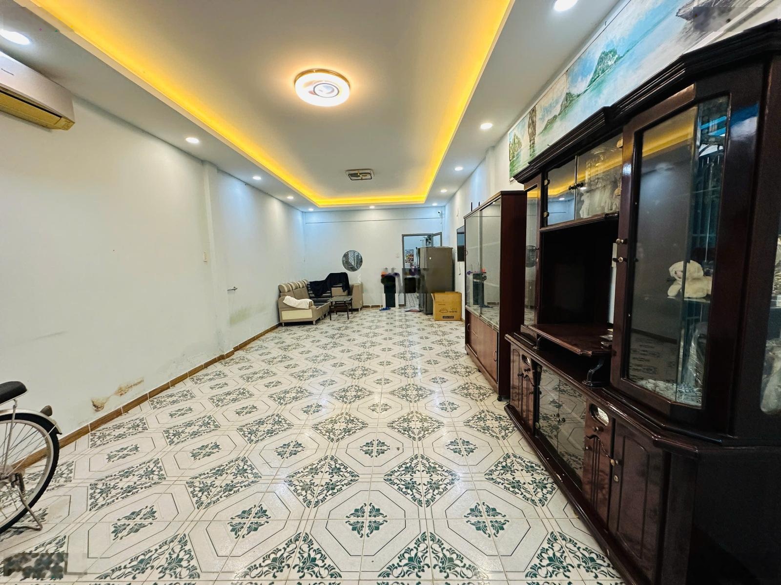 Cho thuê nhà trống HXH 5m Trường Chinh P14, 4x16m [vuông vức] 1 Lầu ST. Giá 18tr/tháng