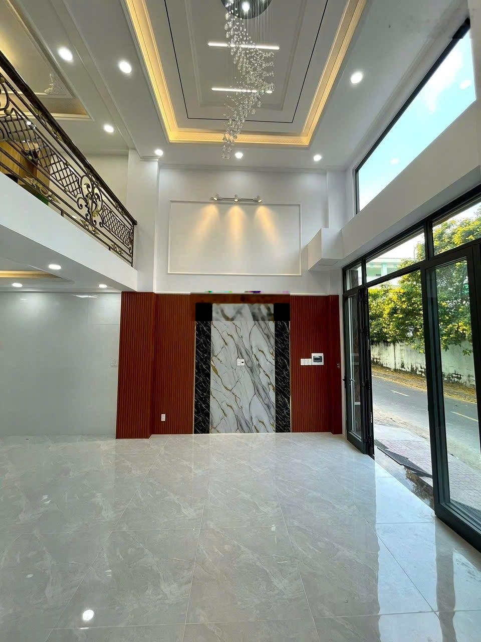 Nhà đẹp, 5 tầng hxh, Lê Đức Anh, Bình Hưng Hòa, Bình Tân, 56m2, giá 7.5 tỷ.