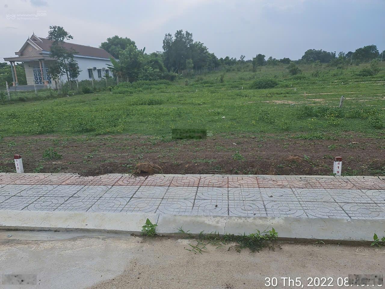 Chủ đất đi nước ngoài, cần bán gấp 150m2 đất bình long, sổ sẵn, sau lưng ubnd