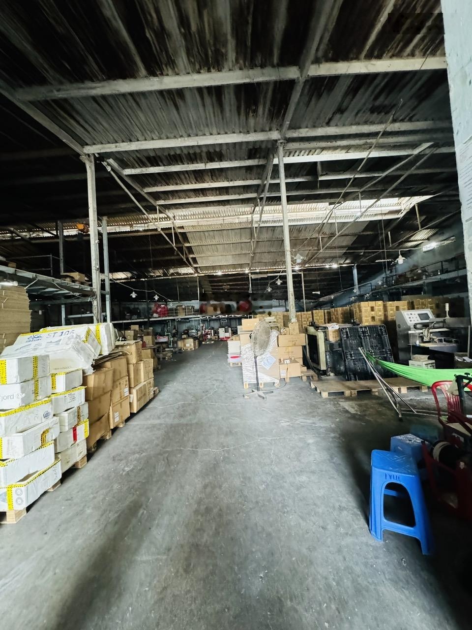 Bán nhà Tỉnh Lộ 10 2.350m2 - mặt tiền ngang 23m - thu 280tr/tháng - Bình Tân - giá 188 tỷ
