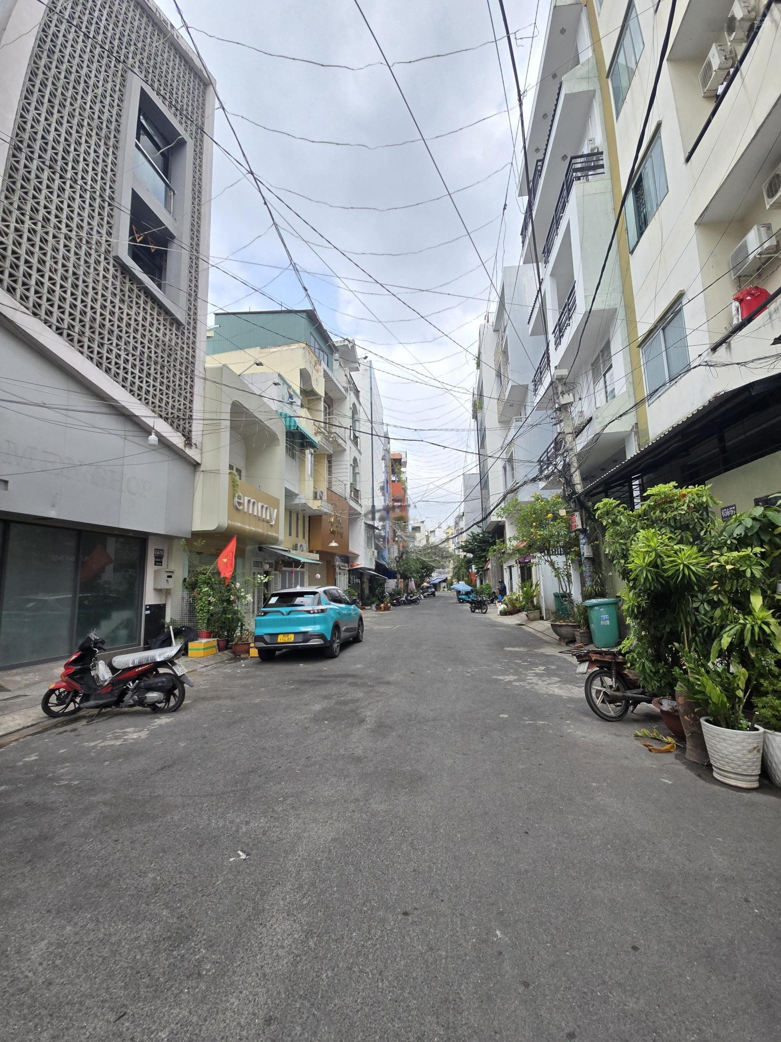 Nhà to 84m - 5 phòng - nở hậu 5.8m - tiện ở gia đình đông hoặc cải tạo chdv lắp thang máy - hơn 8ty