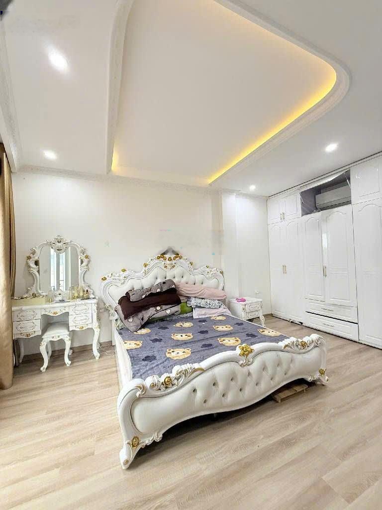 Tổng giảm 1 tỷ nhà đẹp Trung tâm Văn quán , ô tô tránh, kinh doanh . Dt 50m, 6 tầng 13 tỷ tý
