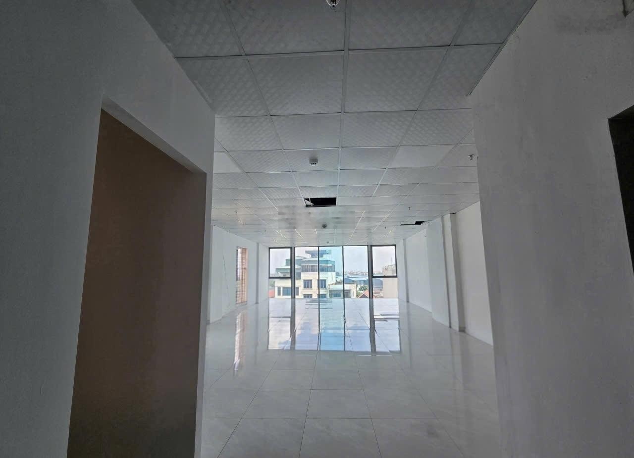 Cho thuê nhà mặt phố Nguyễn Khang diện tích 110m x 8 tầng mặt tiền 5m kinh doanh sạch sẽ có pccc
