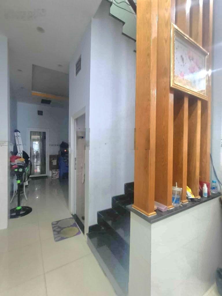 NHÀ MẶT TIỀN VỪA Ở VỪA KINH DOANH 5PN SÂN THƯỢNG THOÁNG 12.7TỶ Nhà xây kiên cố để ở nên cực