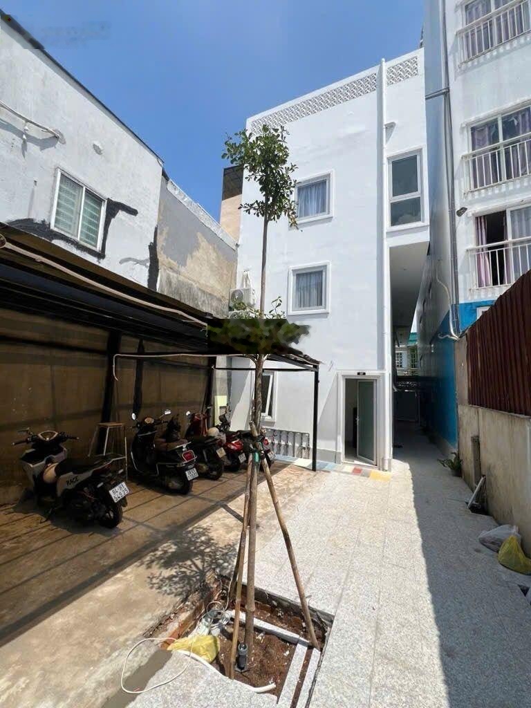 Bán CHDV tại Huỳnh Tấn Phát, Quận 7. DT 170m2, ngang 6m, full nội thất, dòng tiền 700tr/năm