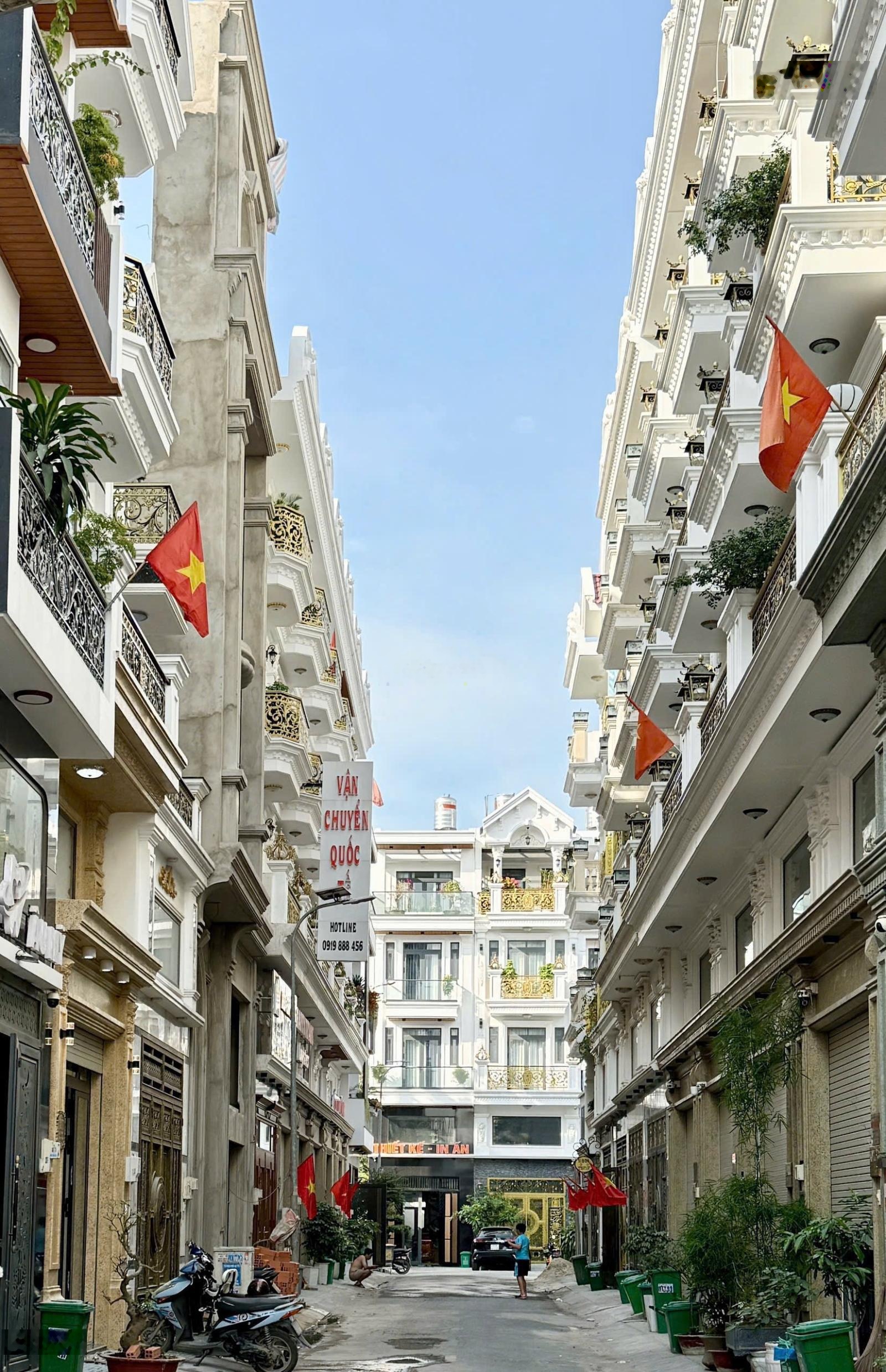 Bán nhà hẻm víp khu đồng bộ full nội thất BHH B, Bình Tân
