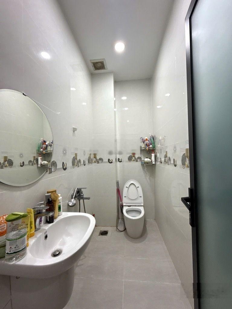 Bán nhà riêng 4PN, 3WC, 70m2 tại Hoàng Hoa Thám, 7,3 tỷ