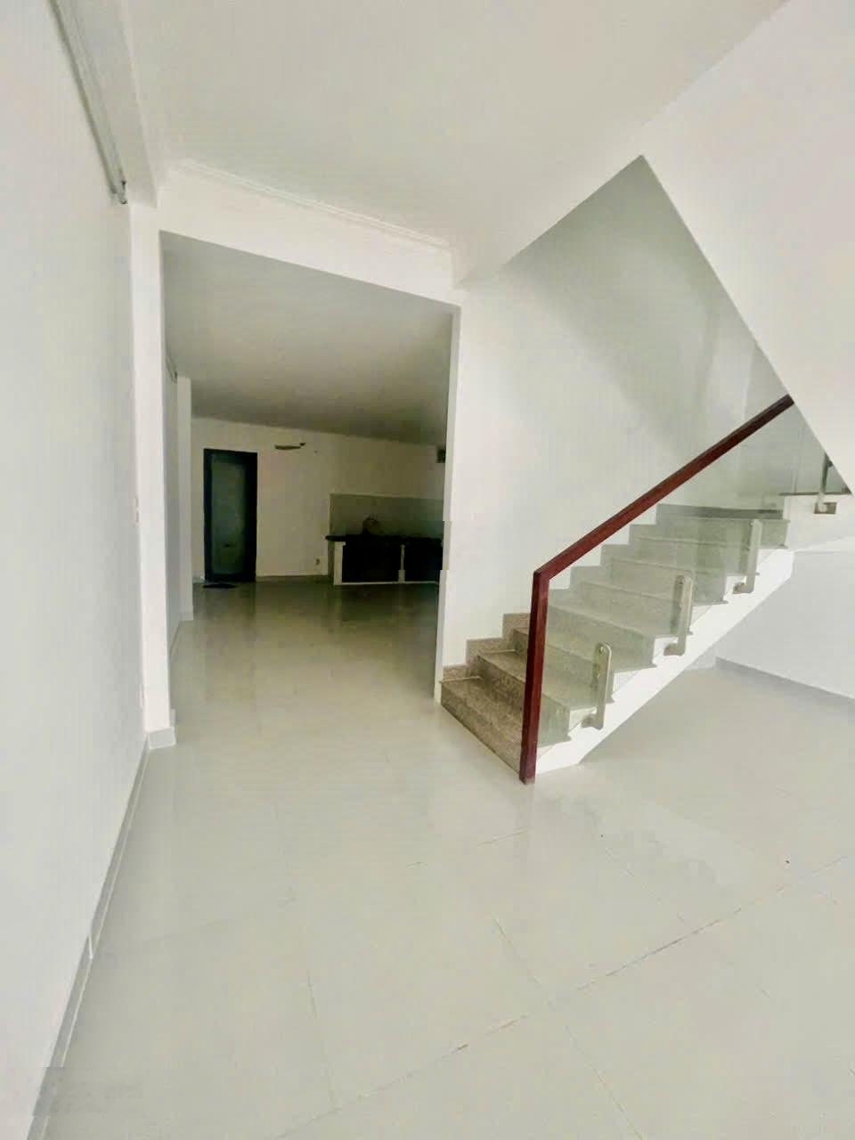 Bán nhà khu dân cư Tạ Ngọc Thảo oto tới nhà DT 80m2 giá 10tỷ600 cạnh khu Phú Mỹ Hưng.LH 0788911161