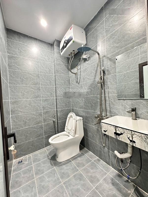 Chính chủ gửi bán gấp căn nhà đường Láng. Xem là thích