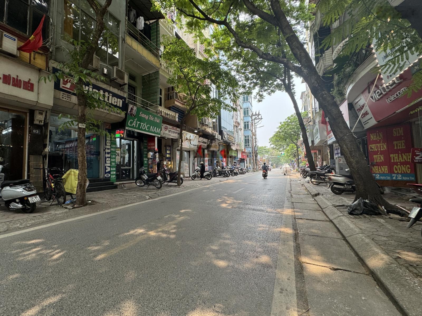 Mặt phố nghĩa tân - cầu giấy- vỉa hè - kinh doanh- giá bán đất - thoáng trước sau - nhỉnh 9 tỷ