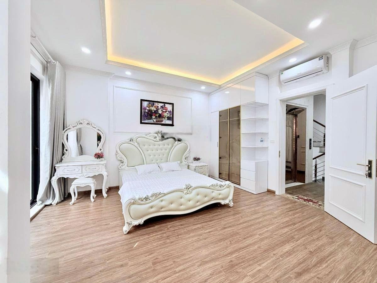 Hiếm 40M ra Phố Chùa Bộc- Tặng full nội thất 58Mx7T- Dân xây phù hợp KD nhỏ