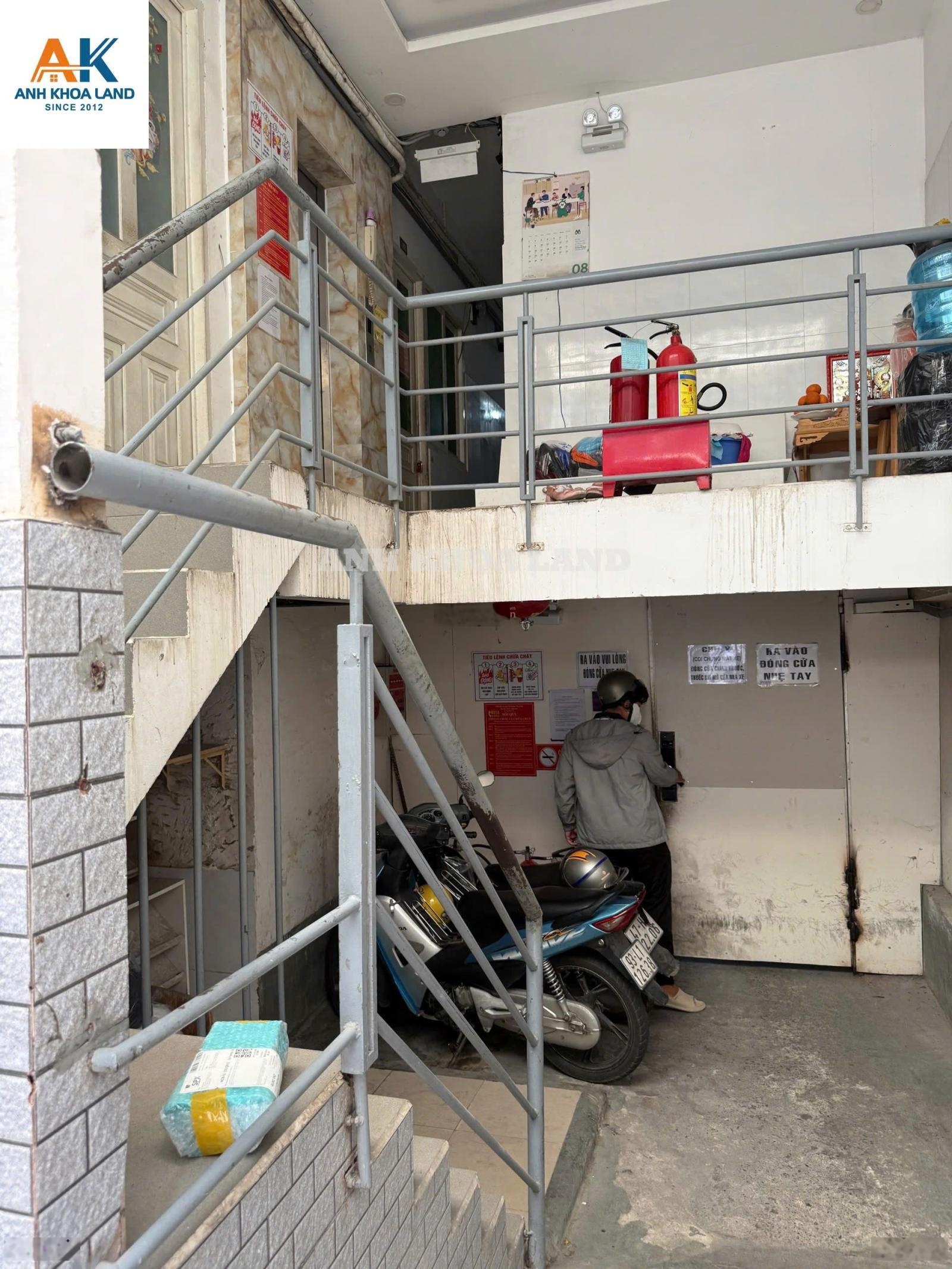 10.x tỷ CHDV 5 tầng hxh ngay ngã tư thủ đức 10,xtỷ, 104m2