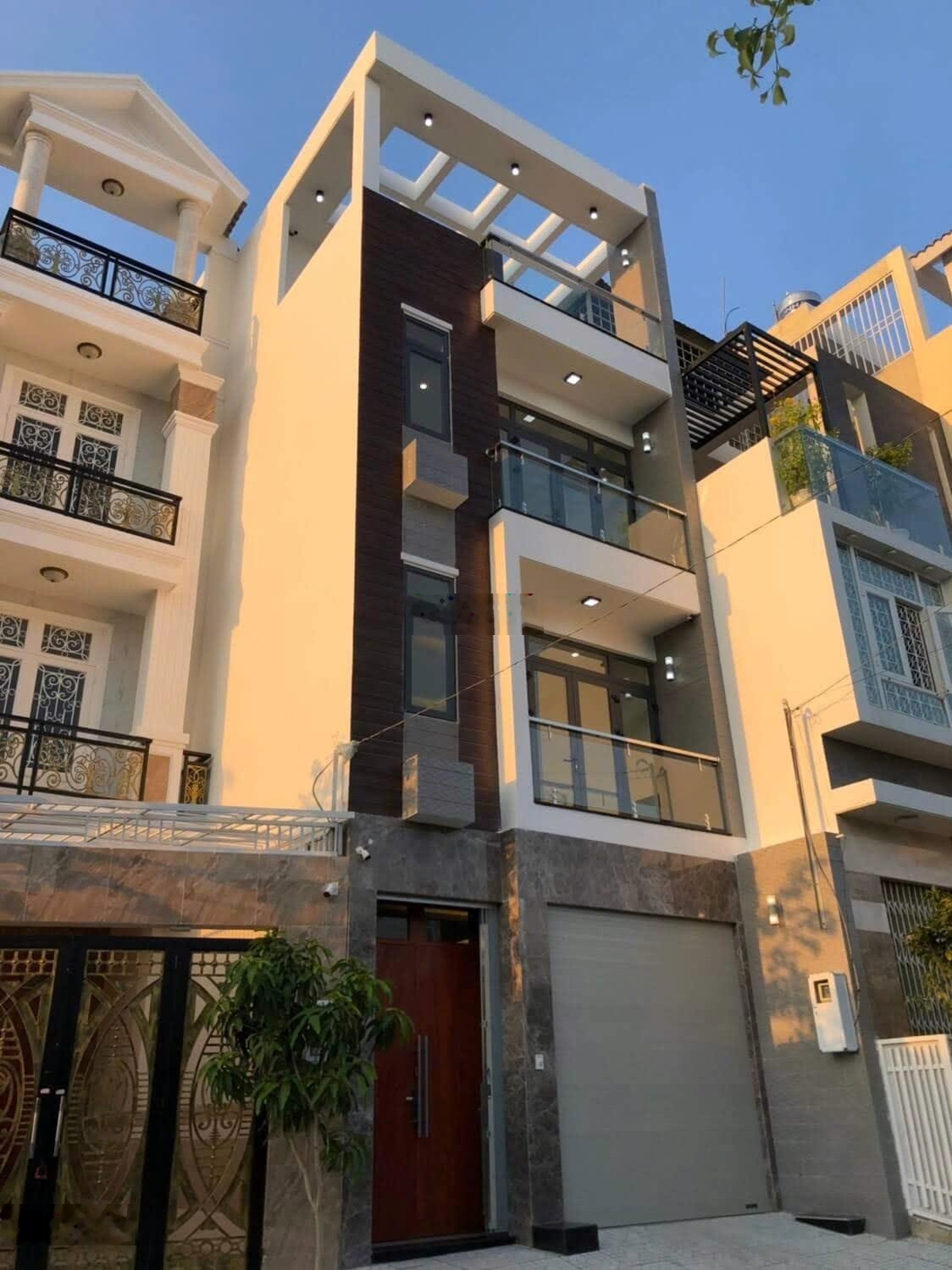 Nhà mặt tiền đường nhựa 10m. Ngay ngã tư Bình Triệu.