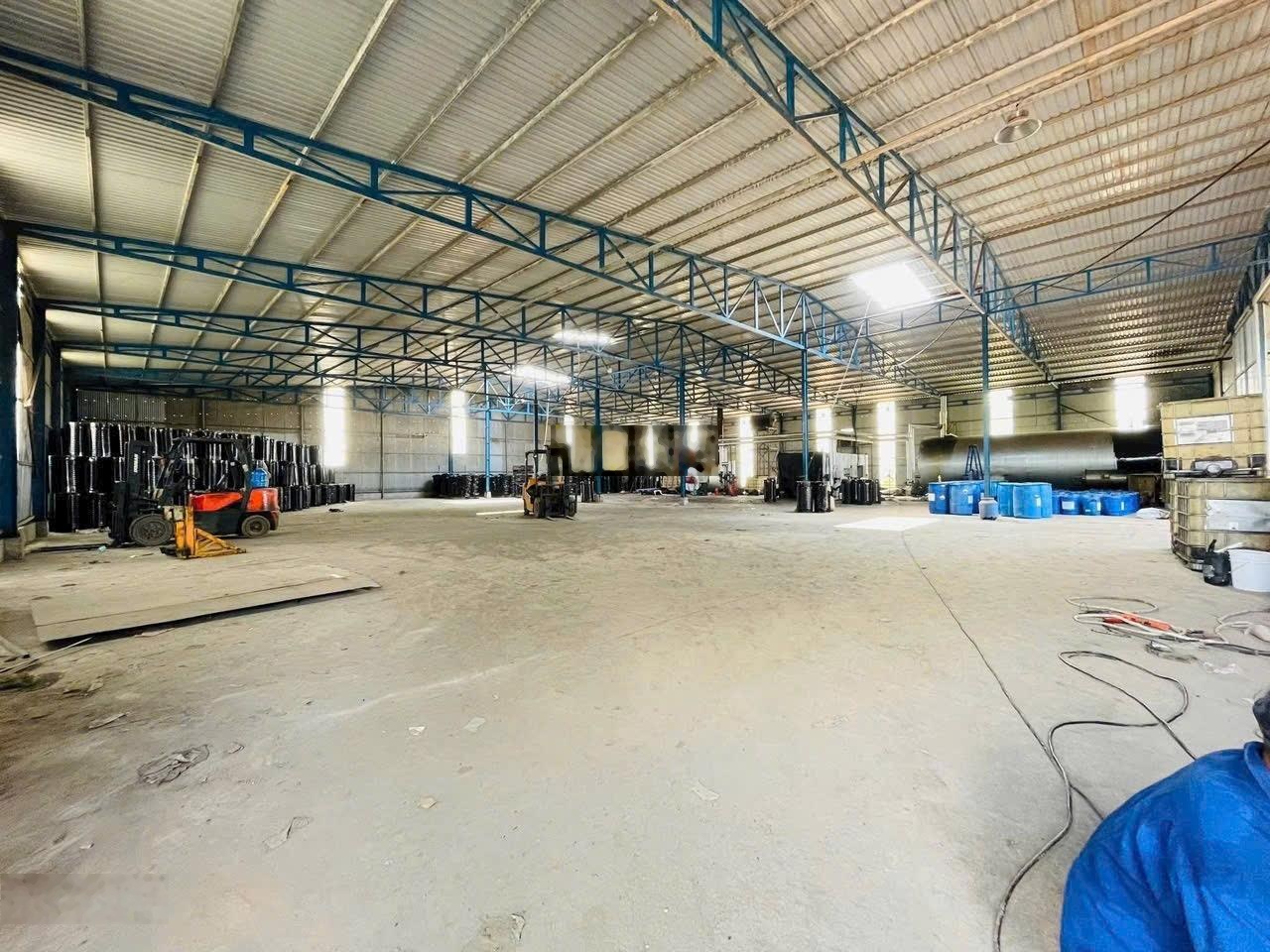 Cho Thuê nhà Xưởng Tổng Diện Tích Khuôn Viên 4000m2 . Gần KCN Sông Mây. Giá Thuê Chỉ: 60tr /1 Thá