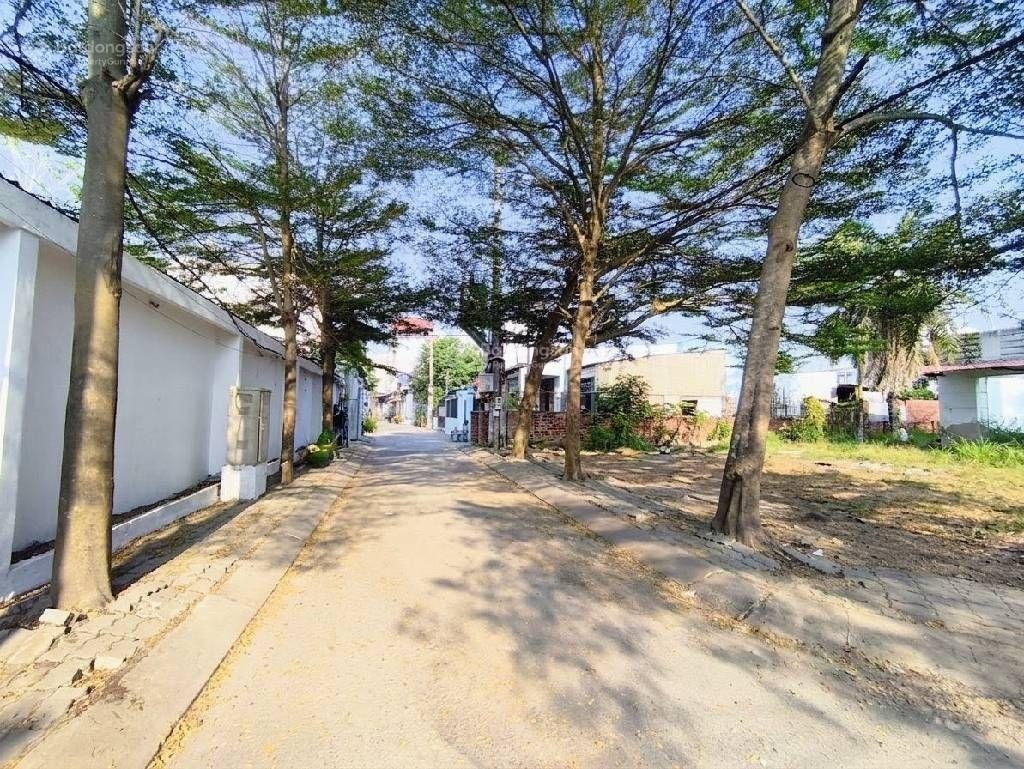 Nhỉnh 4 tỷ, đất phước kiển nhà bè, xây dựng cao tầng, hẻm xe tải, dt 6x14,4. rẻ nhất khu.