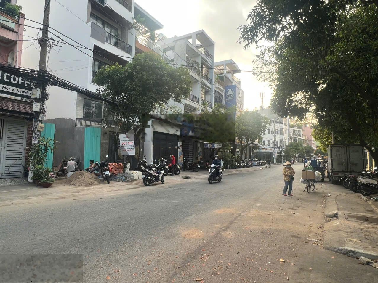 Nhà 1 hầm 3 tầng. Mặt tiền kinh doanh gần nhà ga T3 (4x18.5) Giá 15.5 tỷ thương lượng