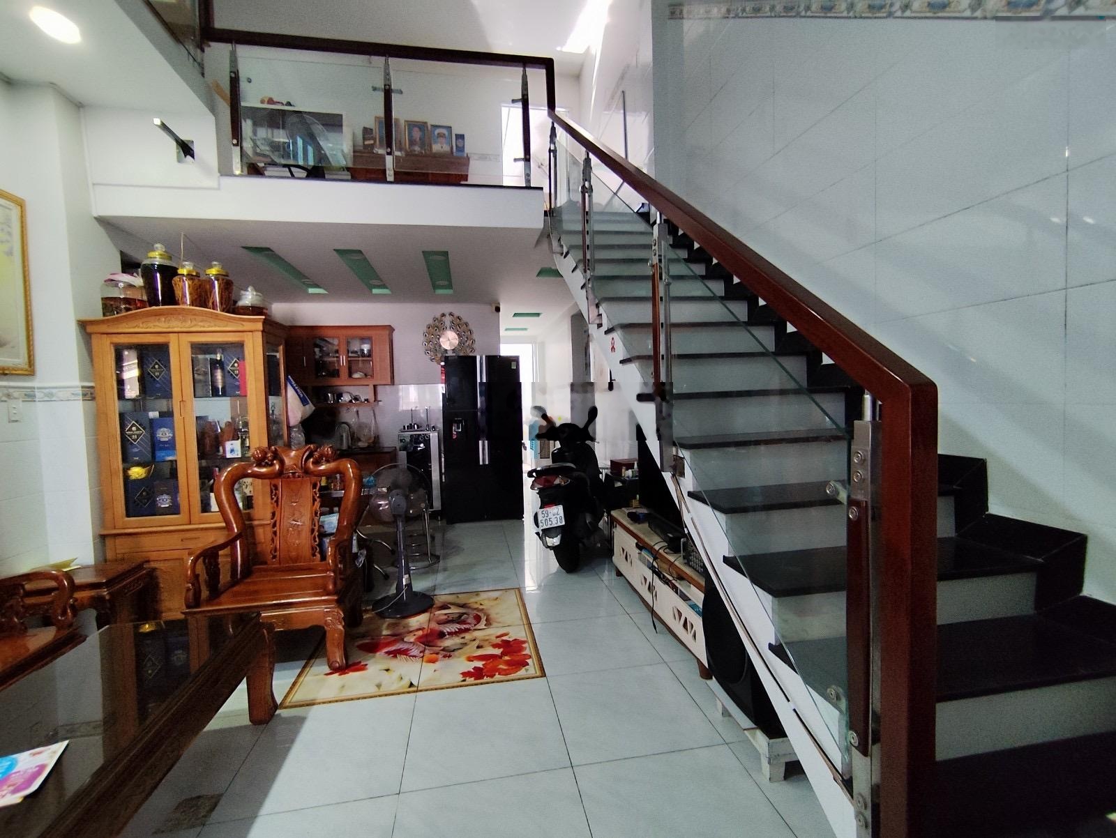 Nhà mặt tiền đường trung mỹ tây 09, quận 12. 2 tầng 63m2 shr. kinh doanh buôn bán đa ngành nghề.