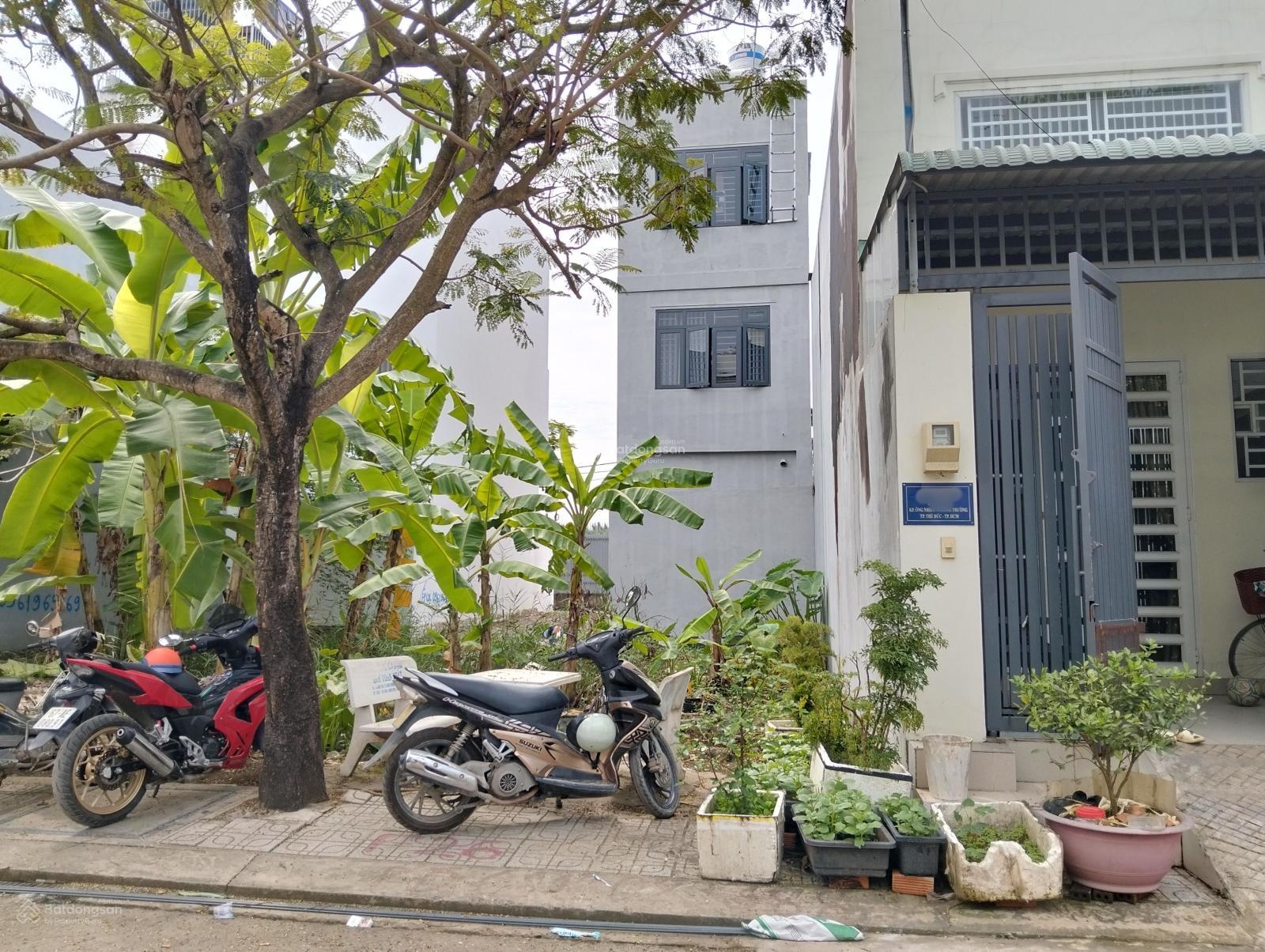 Bán đất nền 100% thổ cư đường số 1 long trường quận 9. Đường 9m có vỉa hè. Giá 3.6 tỷ _ Chốt ngay.
